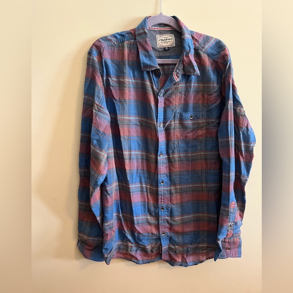 Men’s lightweight Flag and Anthem button down